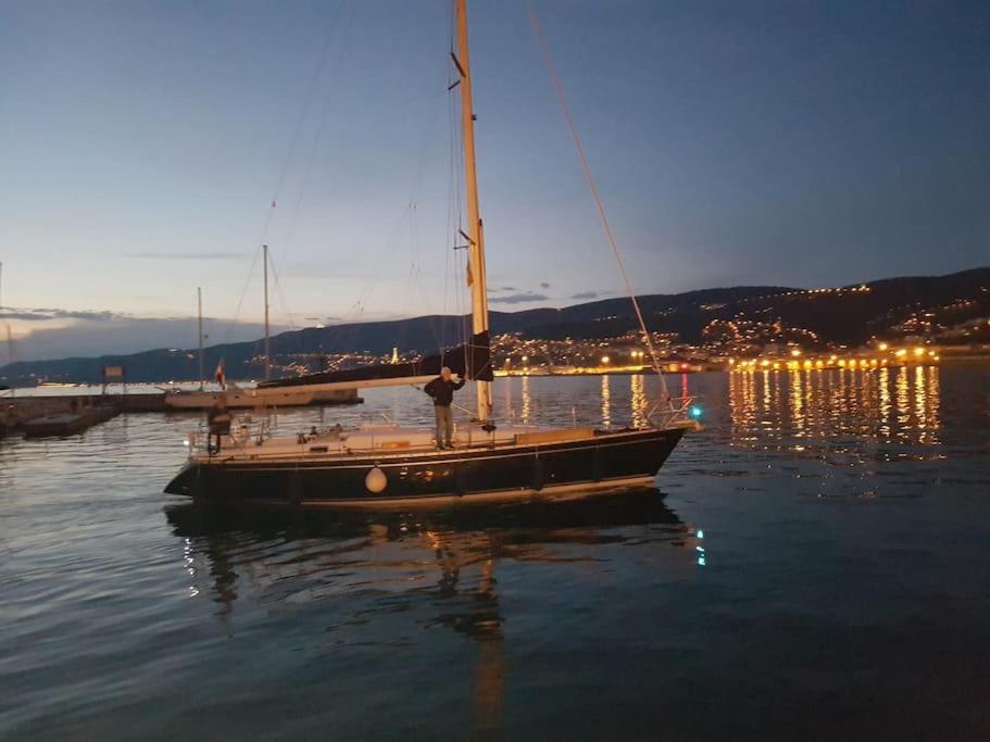 Still Und Stilvoll Im Stadtzentrum Apartment Trieste Ngoại thất bức ảnh