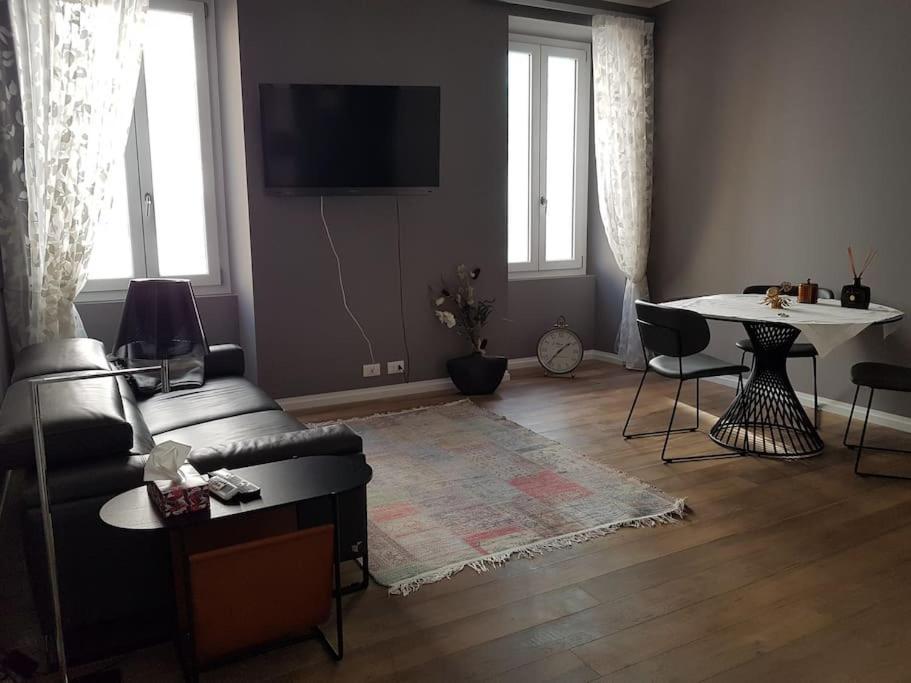 Still Und Stilvoll Im Stadtzentrum Apartment Trieste Ngoại thất bức ảnh
